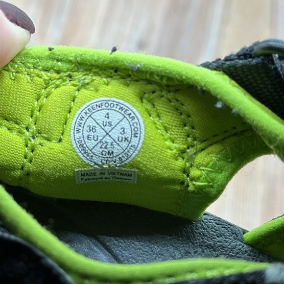 KEEN unisex-child Newport H2 Closed Toe Water Sandals size 4 black & lime - Picture 6 of 6